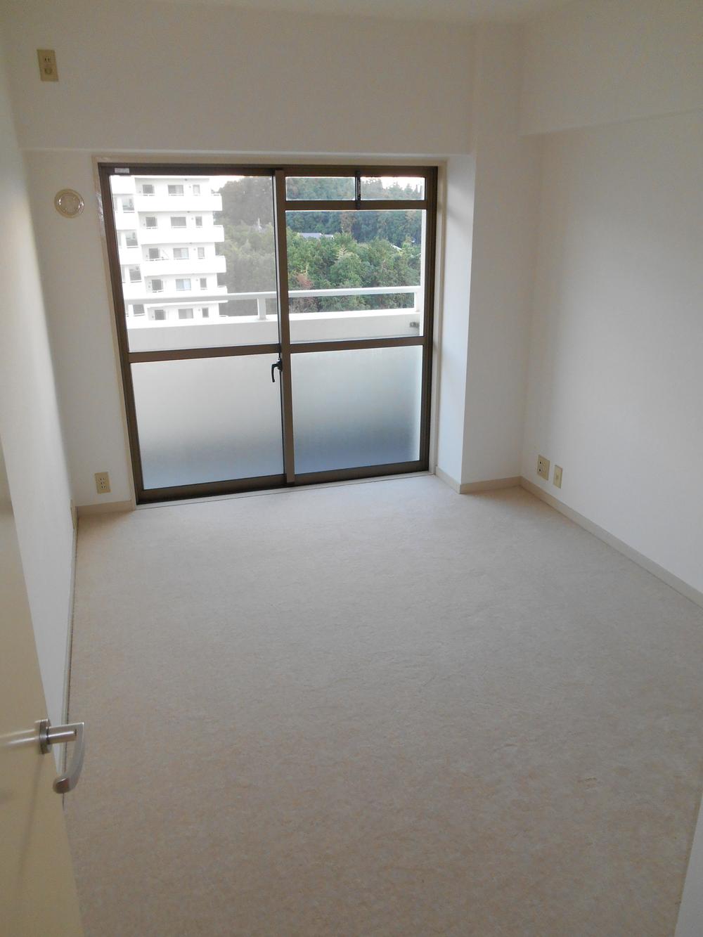 Non-living room. Local (11 May 2013) Shooting