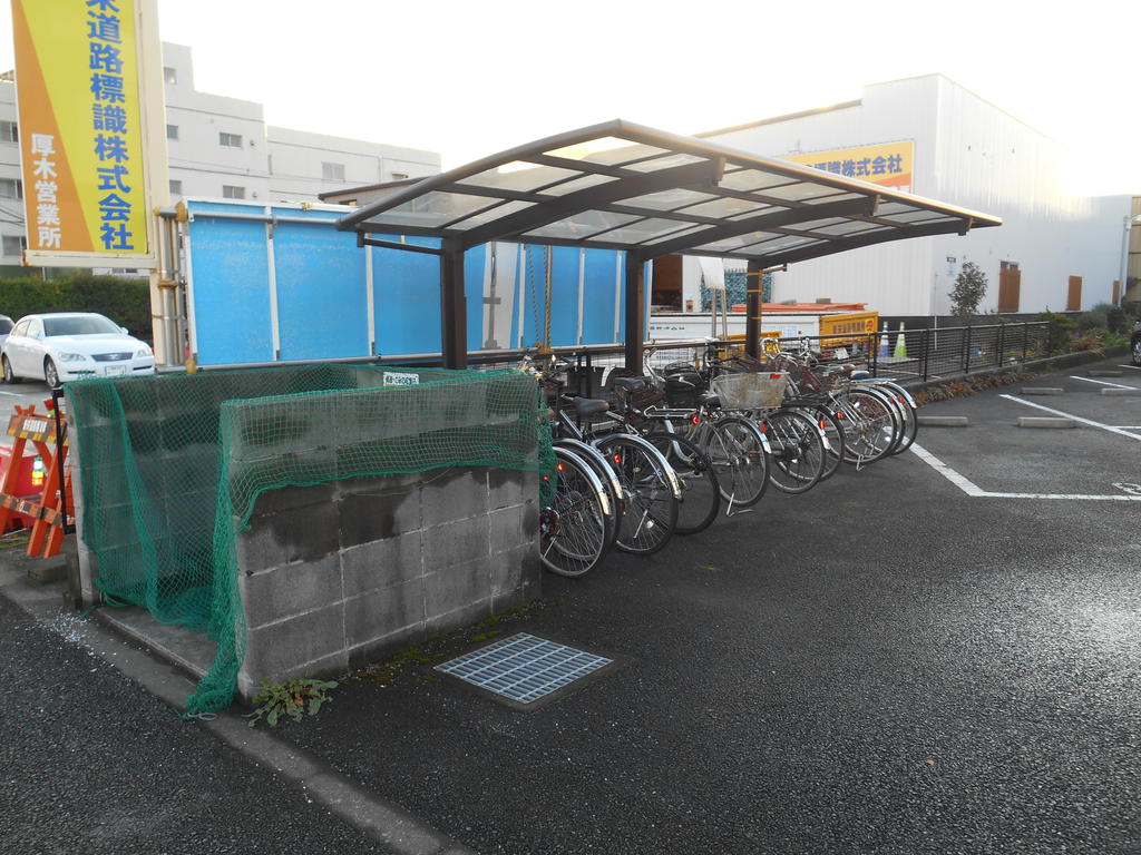 Other common areas. Garbage dump ・ Bicycle-parking space