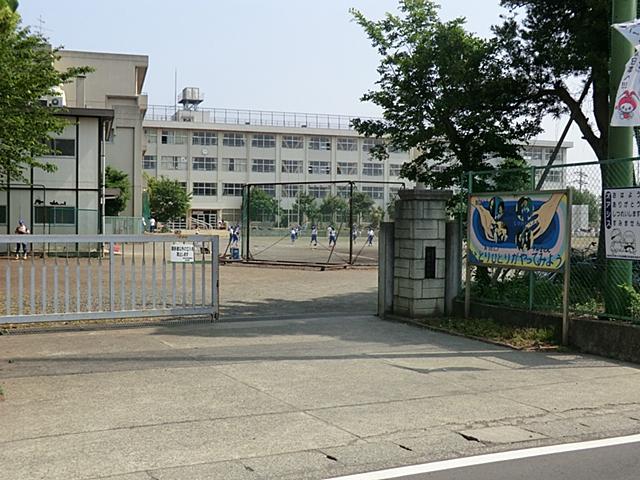 Junior high school. Ebina City Arima until junior high school 2464m