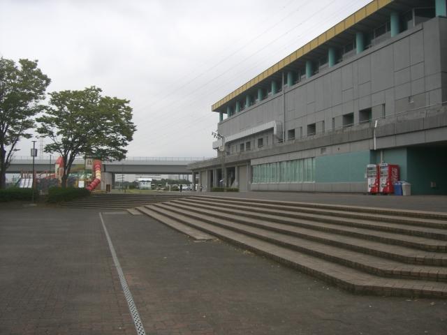 park. 700m Gymnasium until the Sports Park. There are various events are a lot.