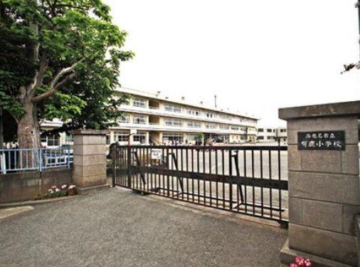 Primary school. Ebina City Yushika to elementary school 200m