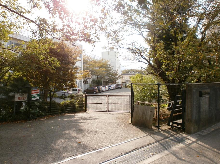 Primary school. Ebina 680m to City on the star Elementary School