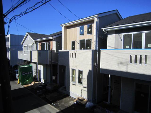 Local appearance photo. Local (12 May 2013) Shooting