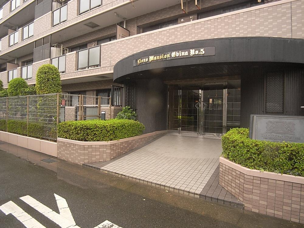 Entrance. Common areas