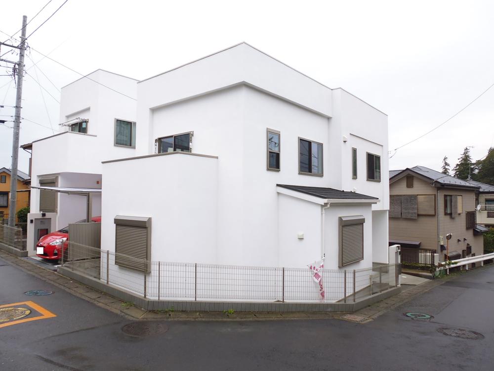 Local photos, including front road. Local (11 May 2013) Shooting