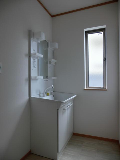 Wash basin, toilet. Interior (October 2013) Shooting