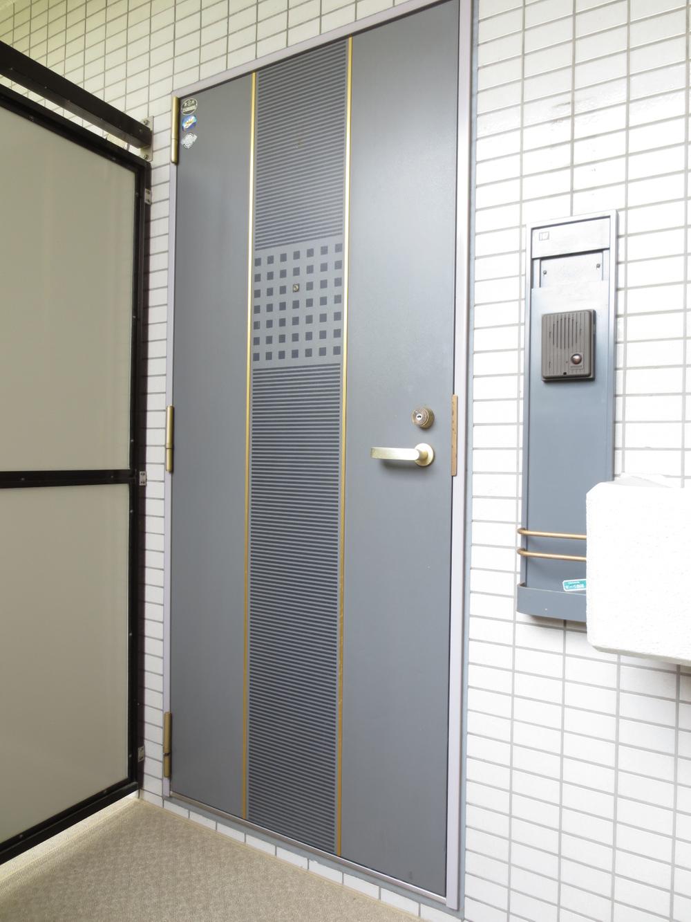 Entrance. Local (July 2013) Shooting