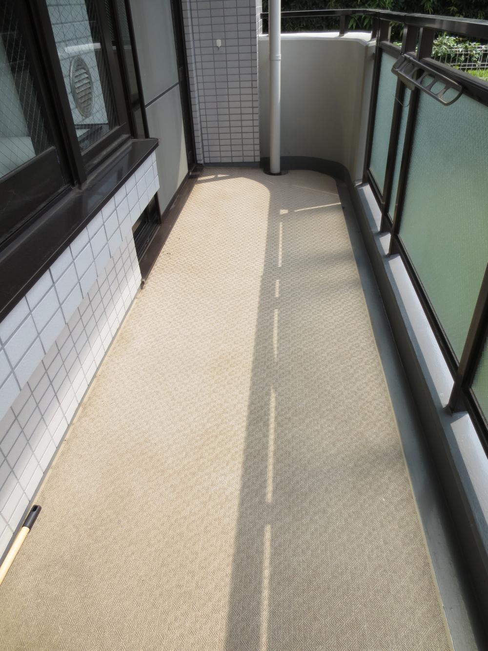 Balcony. Local (July 2013) Shooting