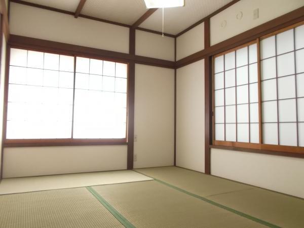 Non-living room. Second floor 6-tatami mat Japanese-style room. Tatami mat replacement, Sliding door ・ Sliding door already modified paste. 