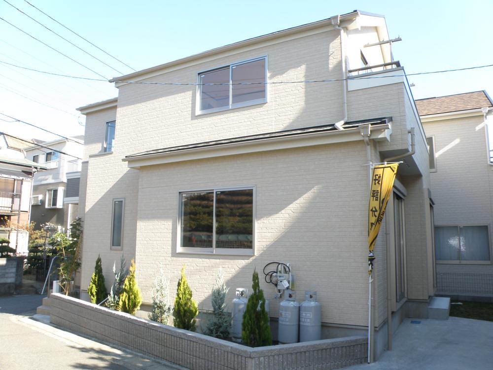 Local appearance photo. Local (12 May 2013) shooting 1 Building