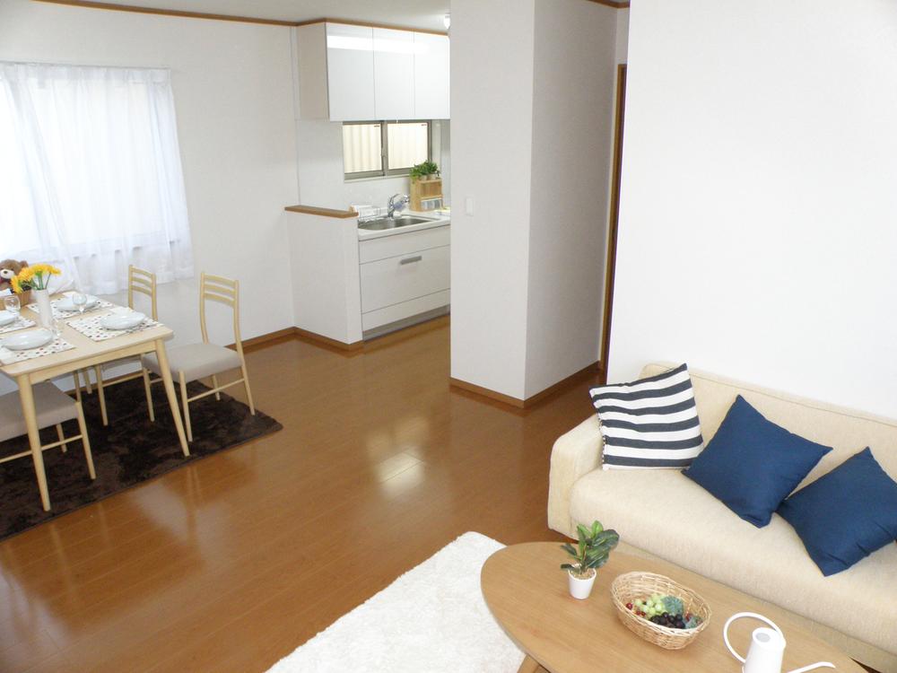 Living. Indoor (12 May 2013) Shooting Building 2