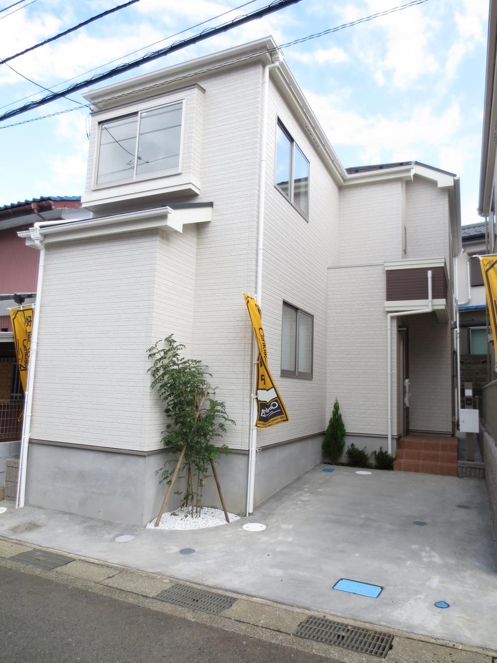 Local appearance photo. Local (September 2013) Shooting Building 2