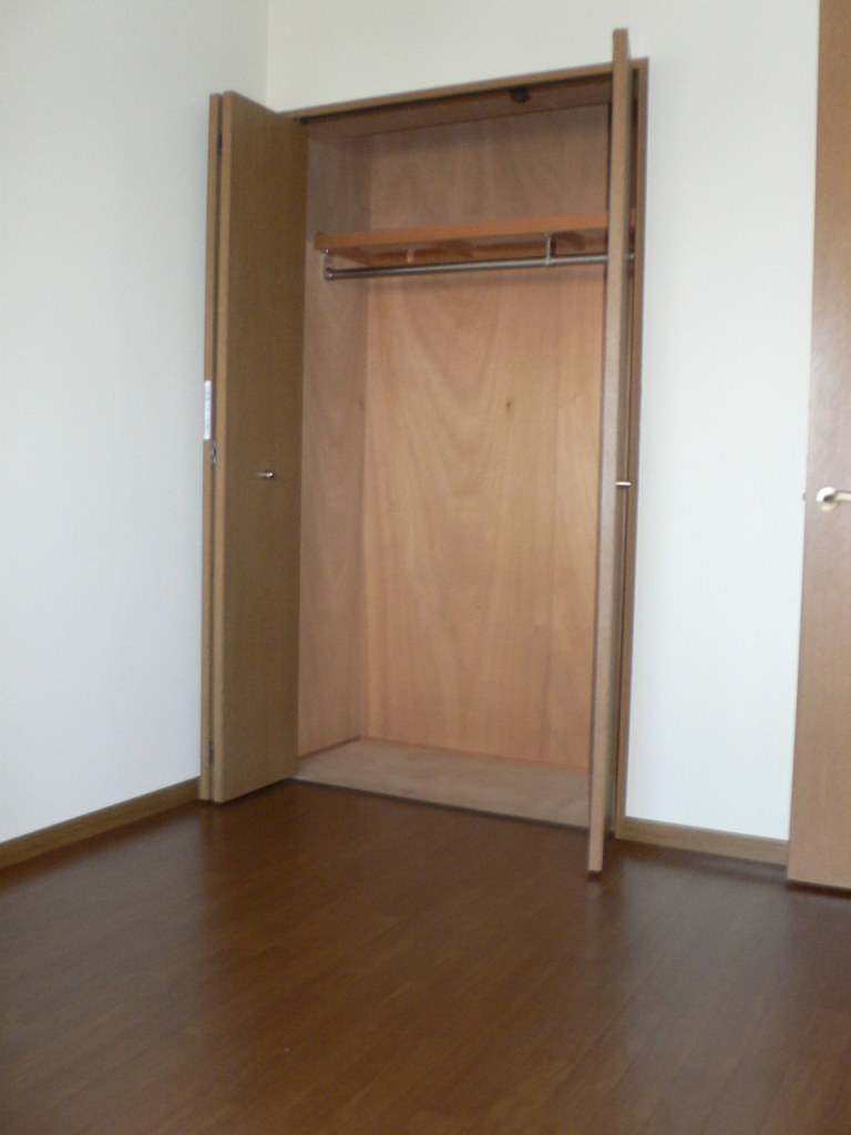 Living and room. Western-style 5.6 tatami  Will be inverted type of photo. 