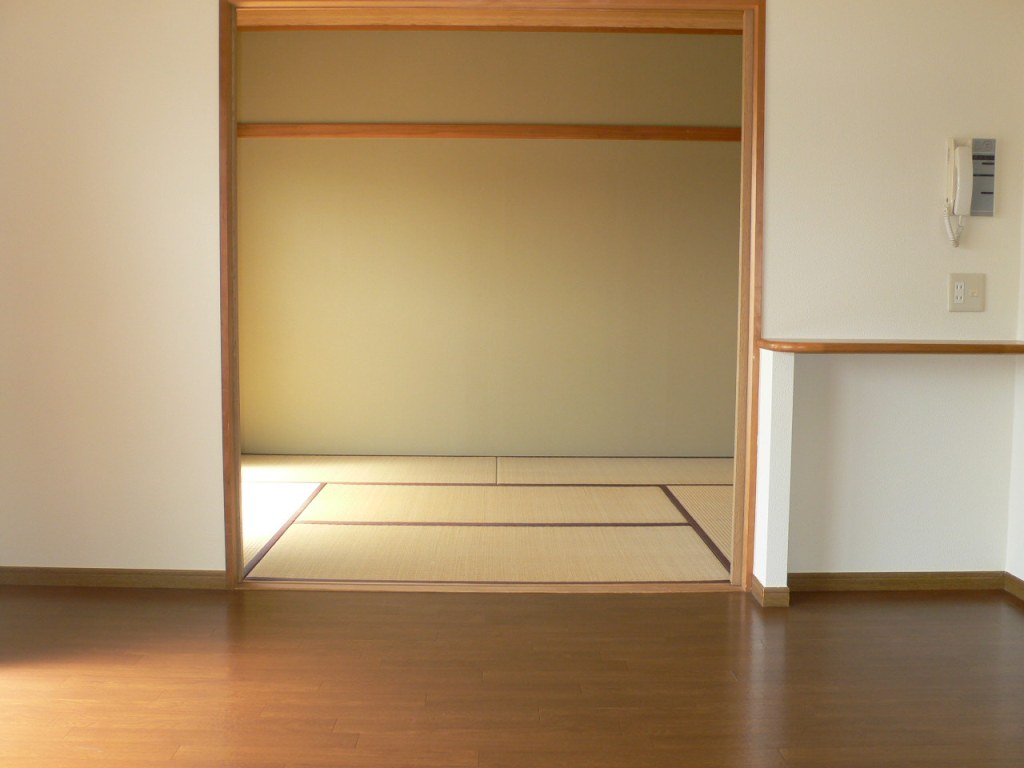 Living and room. Japanese-style room Will be inverted type of photo.