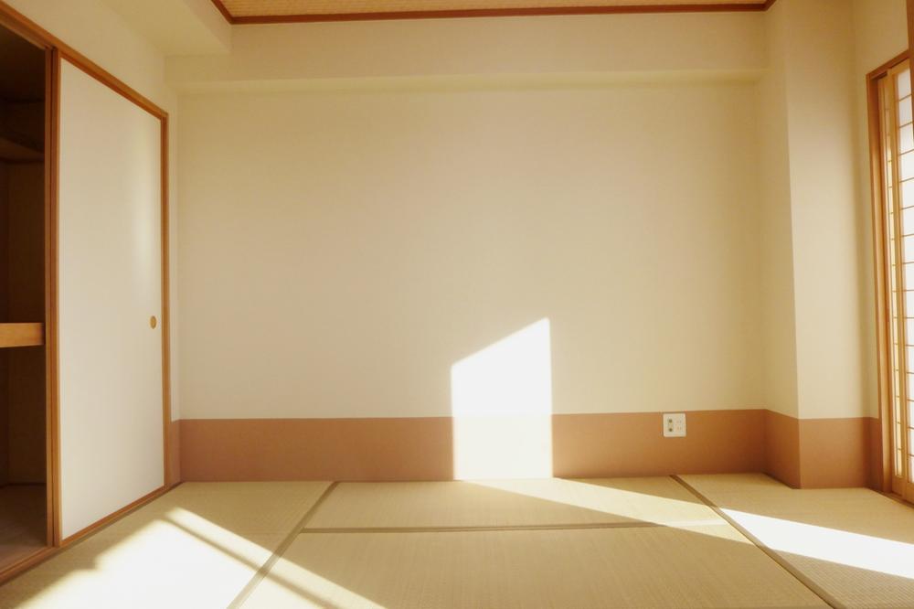 Non-living room. Japanese-style room Sliding door ・ FusumaCho Kawasumi