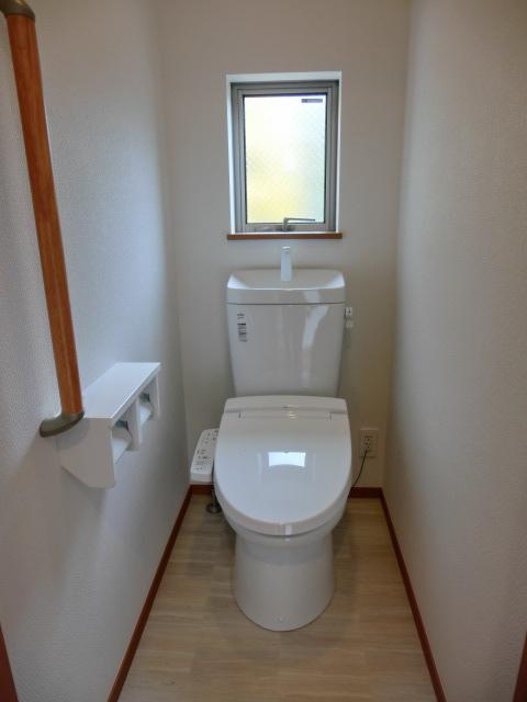 Toilet. Interior (October 2013) Shooting