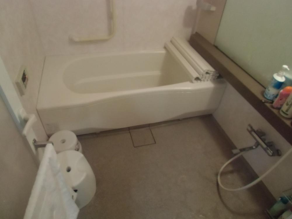 Bathroom. 1620 type large bathroom ・ Add 焚換 care drying heating cool breeze with function (December 2013) Shooting