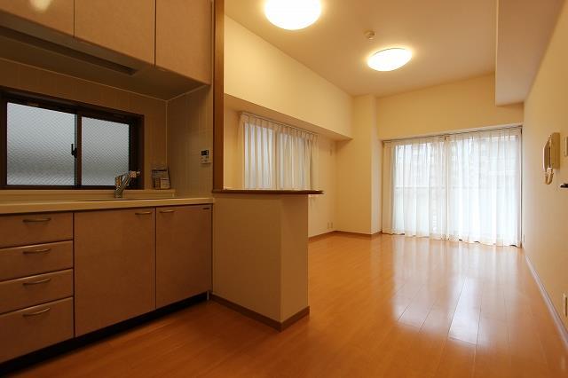 Same specifications photos (living)