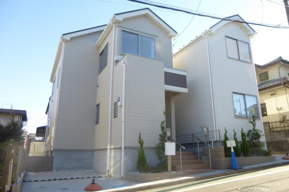 Local appearance photo. local 1 ・ Building 2 (November 2013) shooting ◎ quiet residential area ◎ station walk 9 minutes!