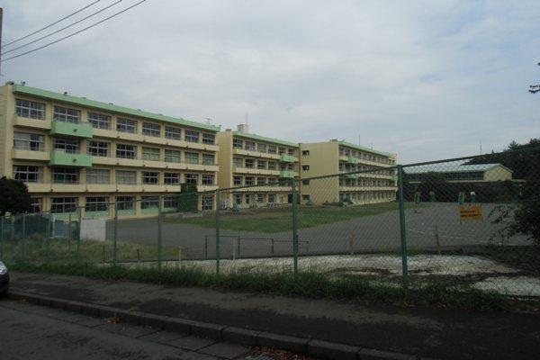 Primary school. Sugikubo elementary school