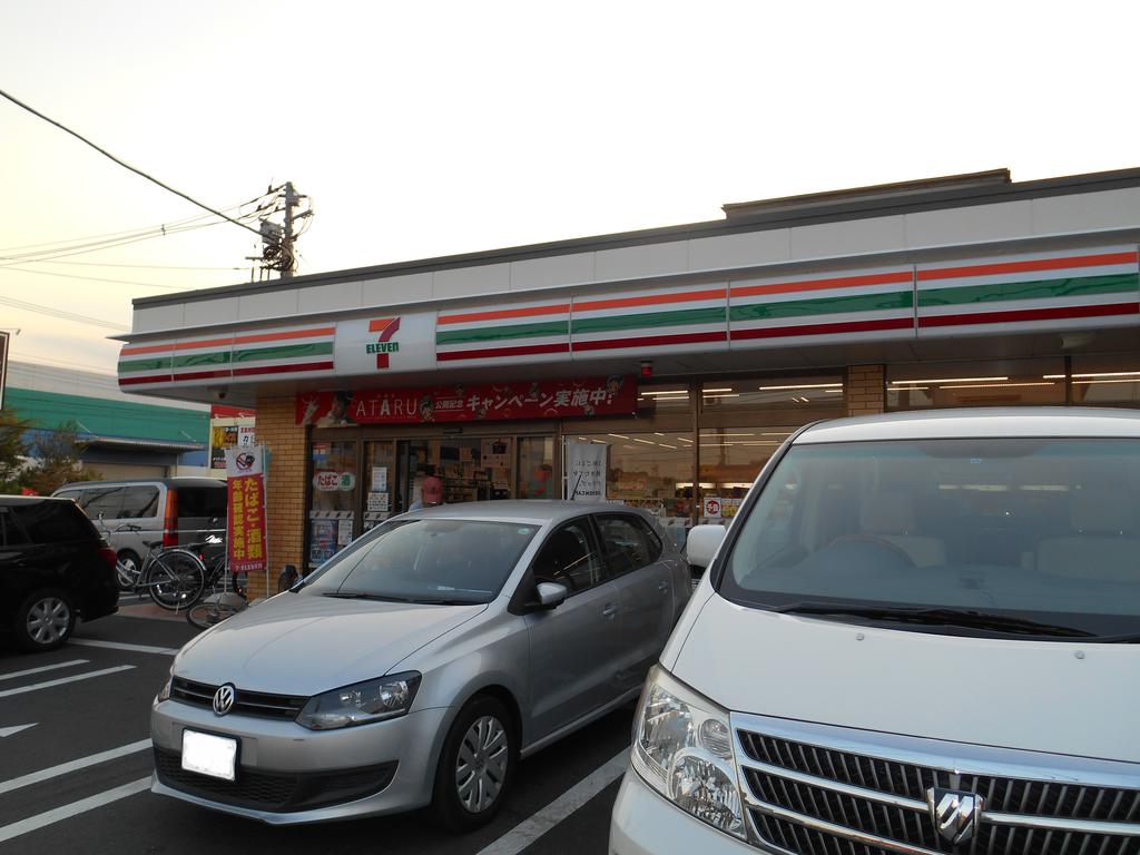 Convenience store. Seven-Eleven Imaizumi store up (convenience store) 213m