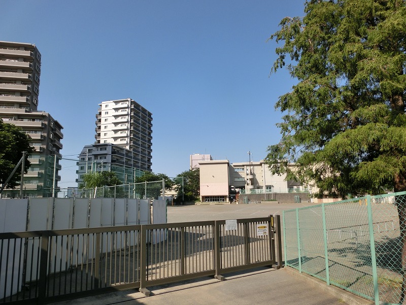 Primary school. Kashiwaketani up to elementary school (elementary school) 579m