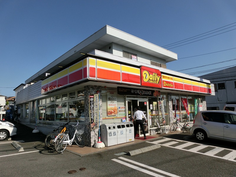 Convenience store. 441m until the Daily Yamazaki (convenience store)