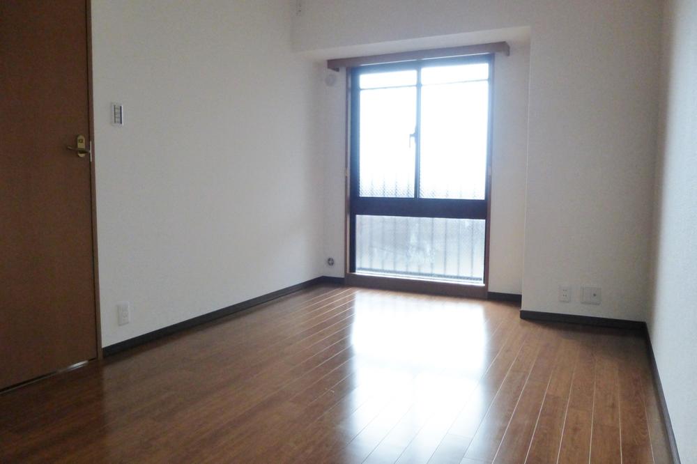 Non-living room. Western-style of the start of bright sunshine