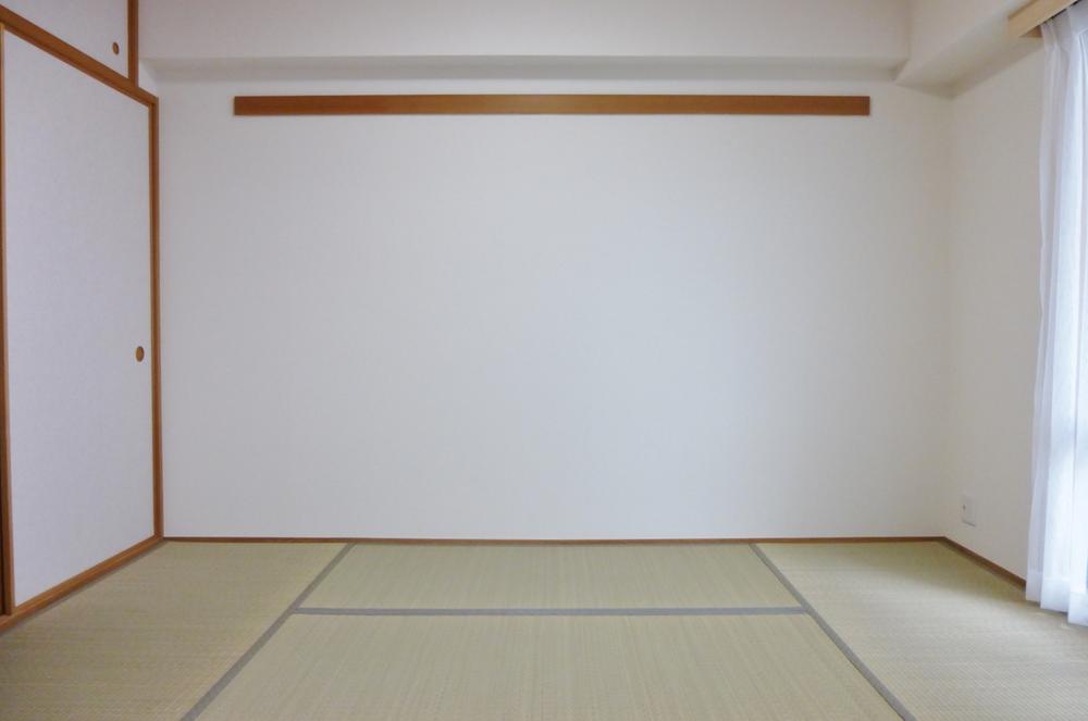 Non-living room. Tatami new replaced.! 6 Pledge of Japanese-style room! Storage Yes!