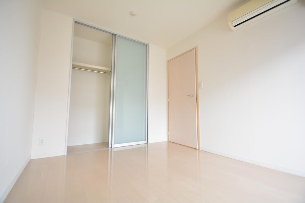 Non-living room. Indoor (11 May 2013) Shooting