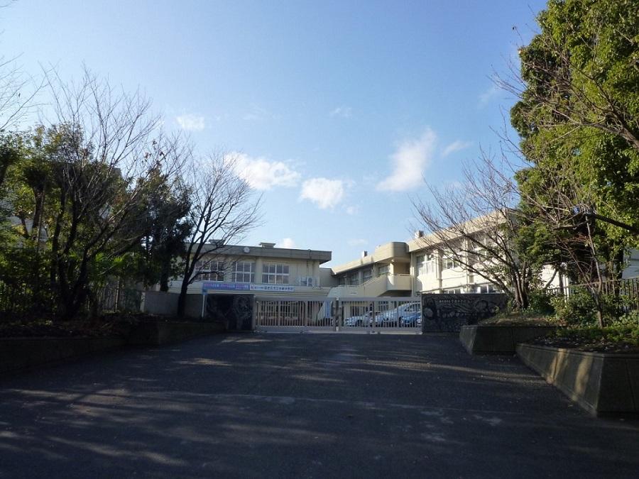 Junior high school. Imaizumi 1280m until junior high school