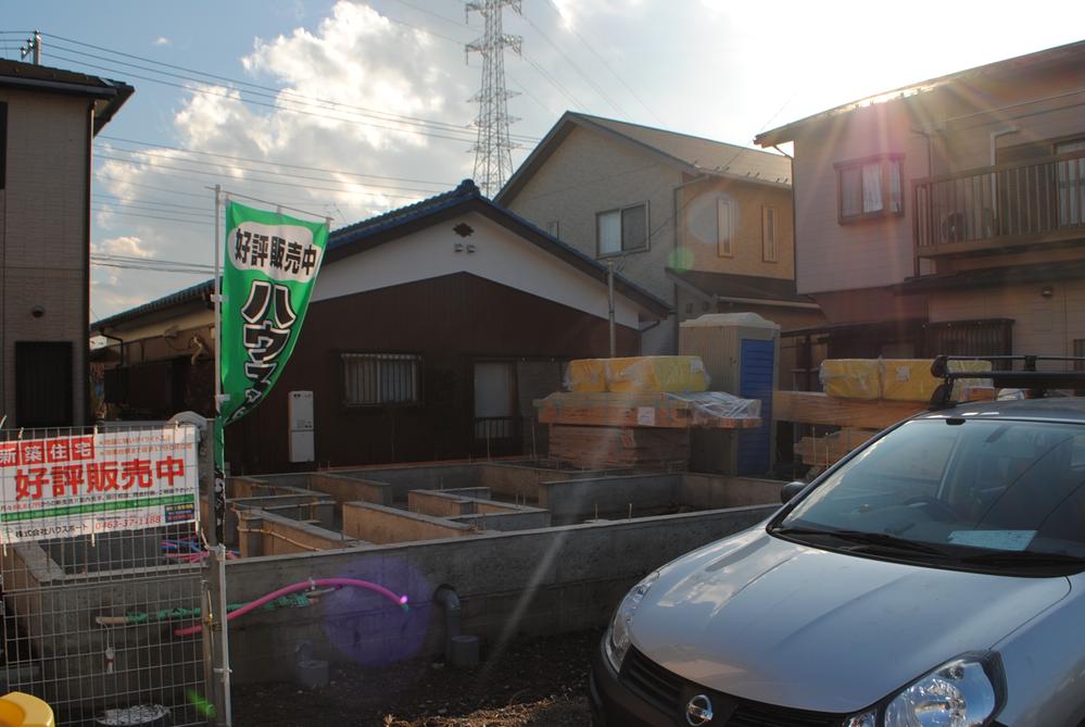 Local photos, including front road. Local (12 May 2013) Shooting