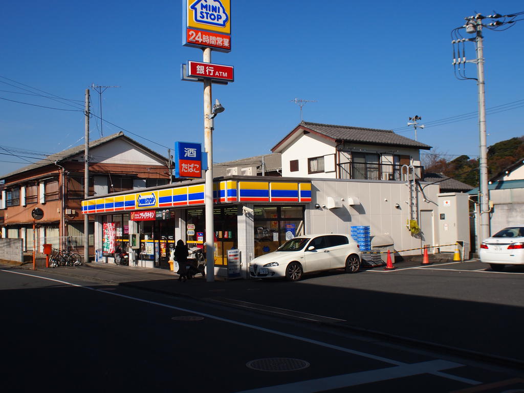 Convenience store. MINISTOP Fujisawa Miyamae store up (convenience store) 705m