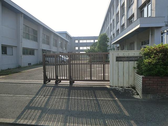 Junior high school. 1730m to Fujisawa Municipal beneficence junior high school