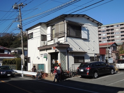 post office. 1829m to Kamakura Ueki post office (post office)