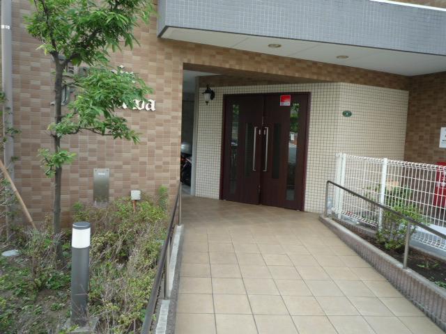 Entrance. Common areas