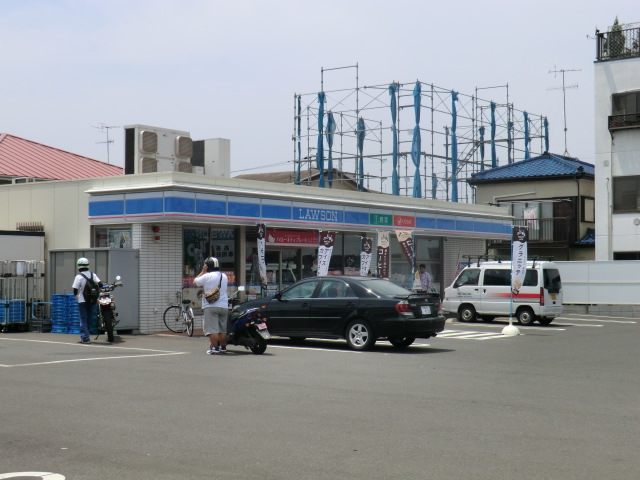 Convenience store. 451m until Lawson Fujisawa Kameino store (convenience store)