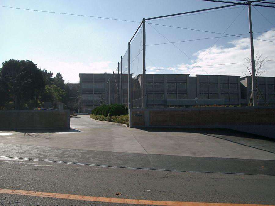 Junior high school. 1400m to Fujisawa Municipal Katase junior high school