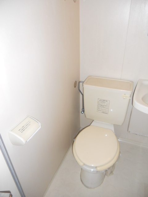 Toilet. Day good ・ Bright rooms