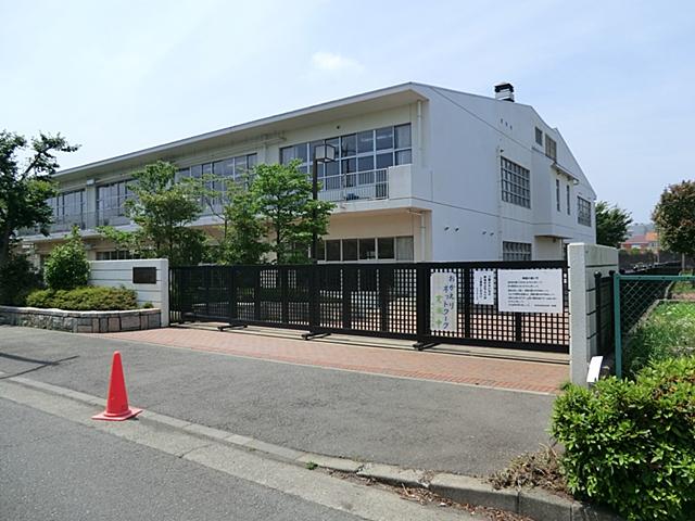 Primary school. 670m to Fujisawa Tateishi River Elementary School