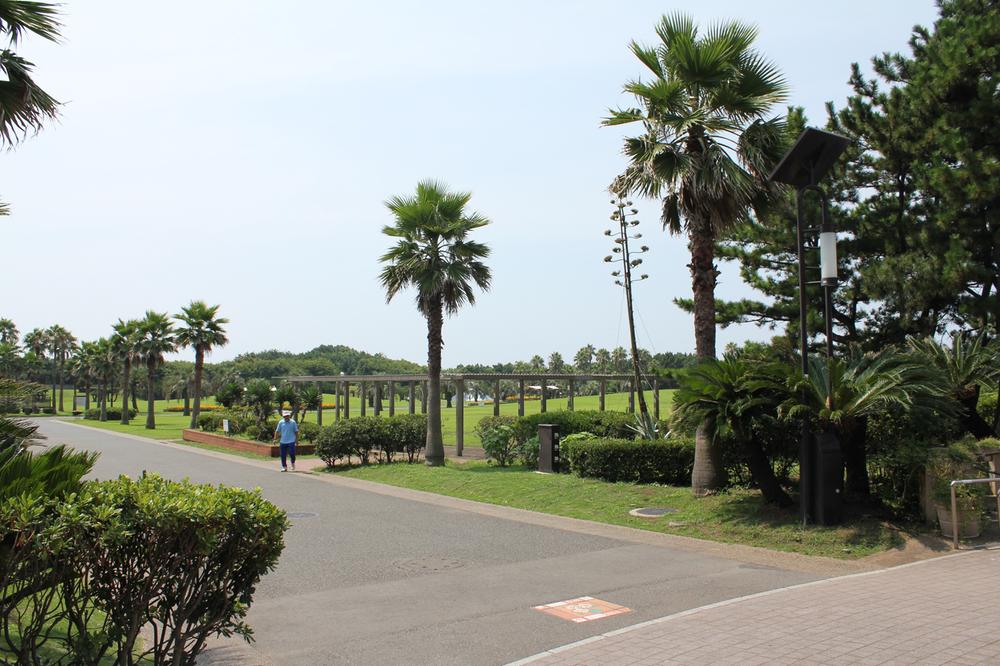 park. Tsujido Seaside Park 530m