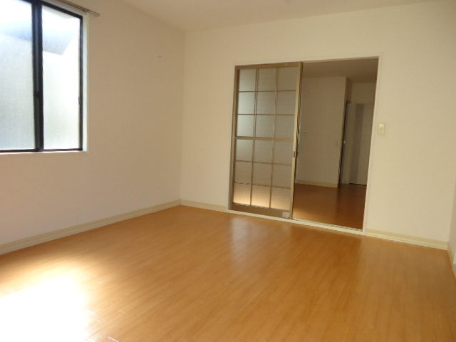 Living and room.  ☆ Shopping convenient Kugenuma-Kaigan Station near Property! Newlyweds Recommended! UmiKon ☆