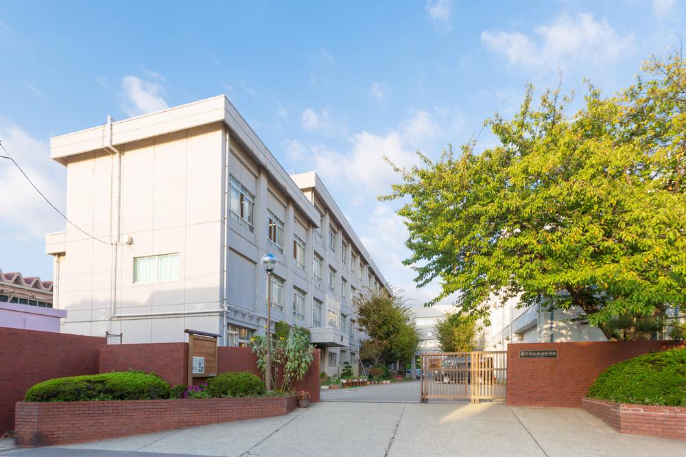 Junior high school. Municipal Muraoka until junior high school 1040m ※ Walk a fraction of the articles and is calculated in 1 minute = 80m. ※ Surrounding environment photo of me is what was taken in September 2013.