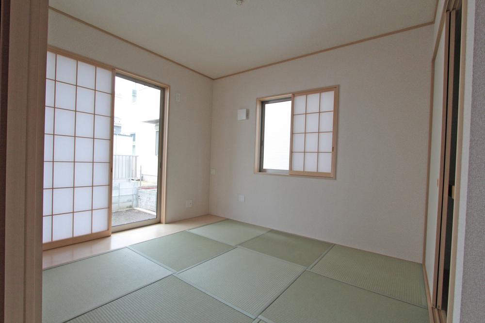 Same specifications photos (Other introspection). Interior construction results