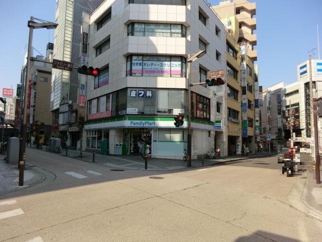 Convenience store. 70m to Family Mart (convenience store)