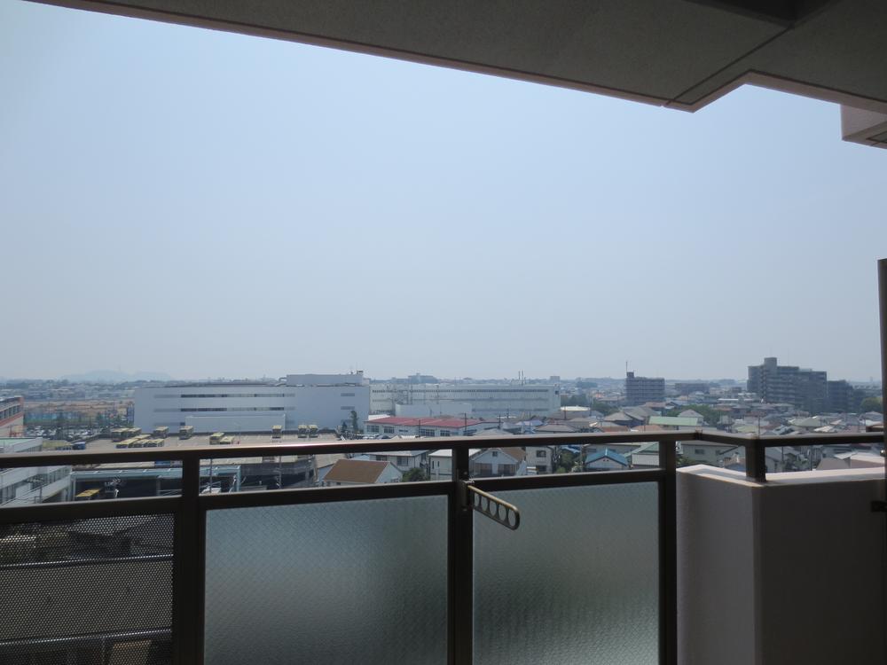 View photos from the dwelling unit. View from the site (August 2013) Shooting