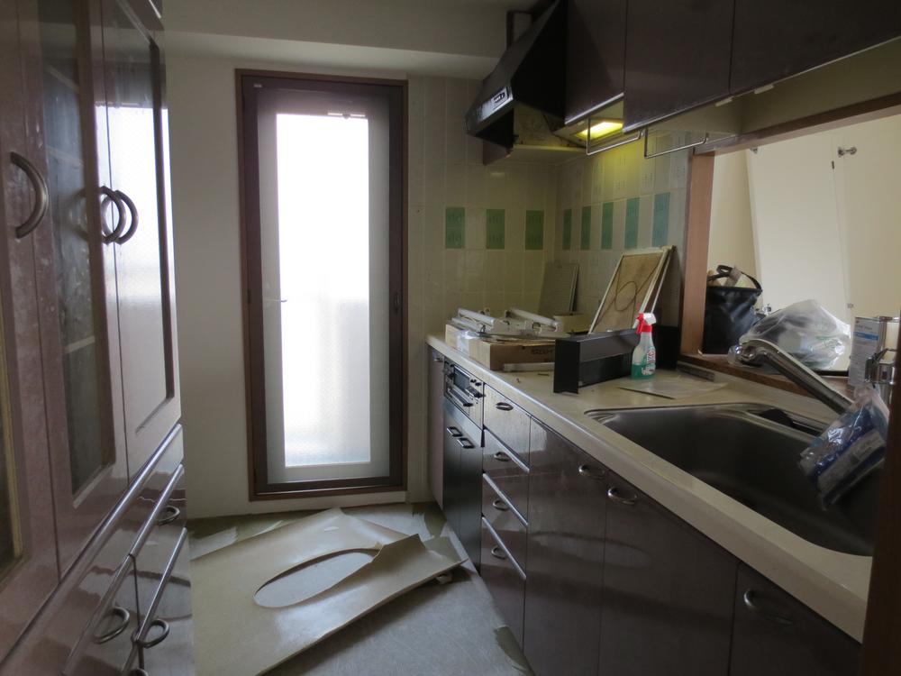 Kitchen. Room (August 2013) Shooting