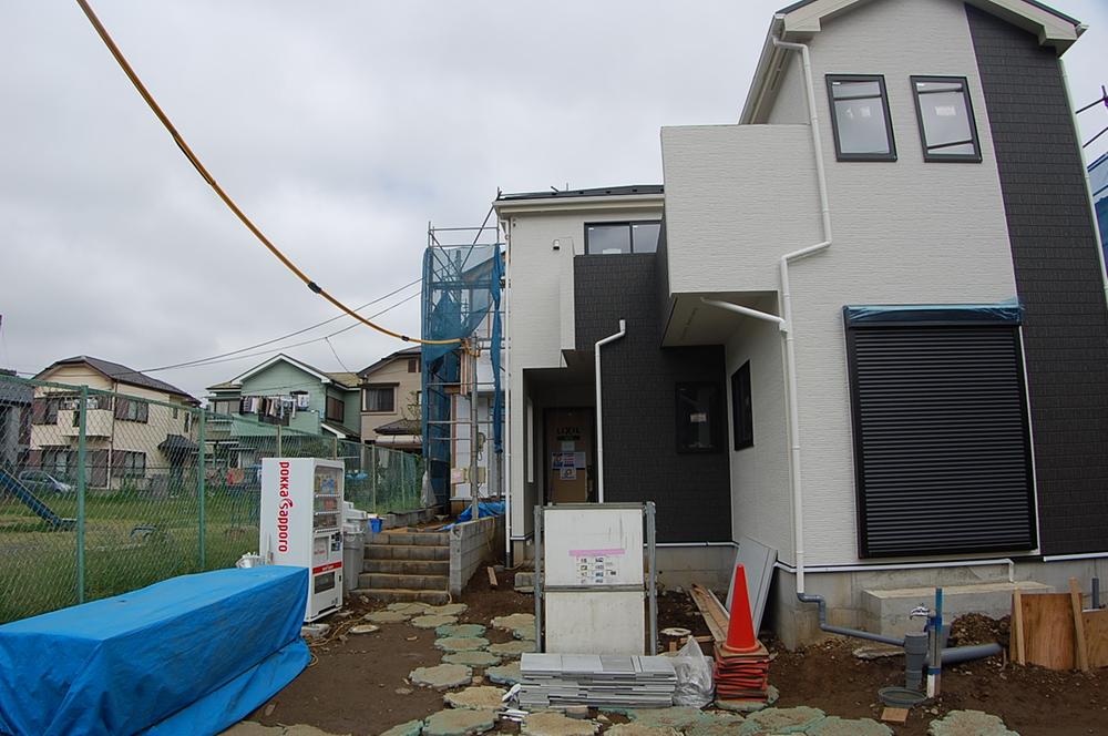 Local appearance photo. Local (10 May 2013) Shooting