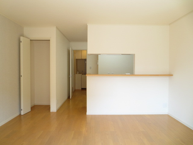 Living and room. LDK (popular counter kitchen)