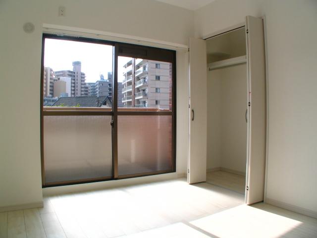 Non-living room. Indoor (11 May 2013) Shooting